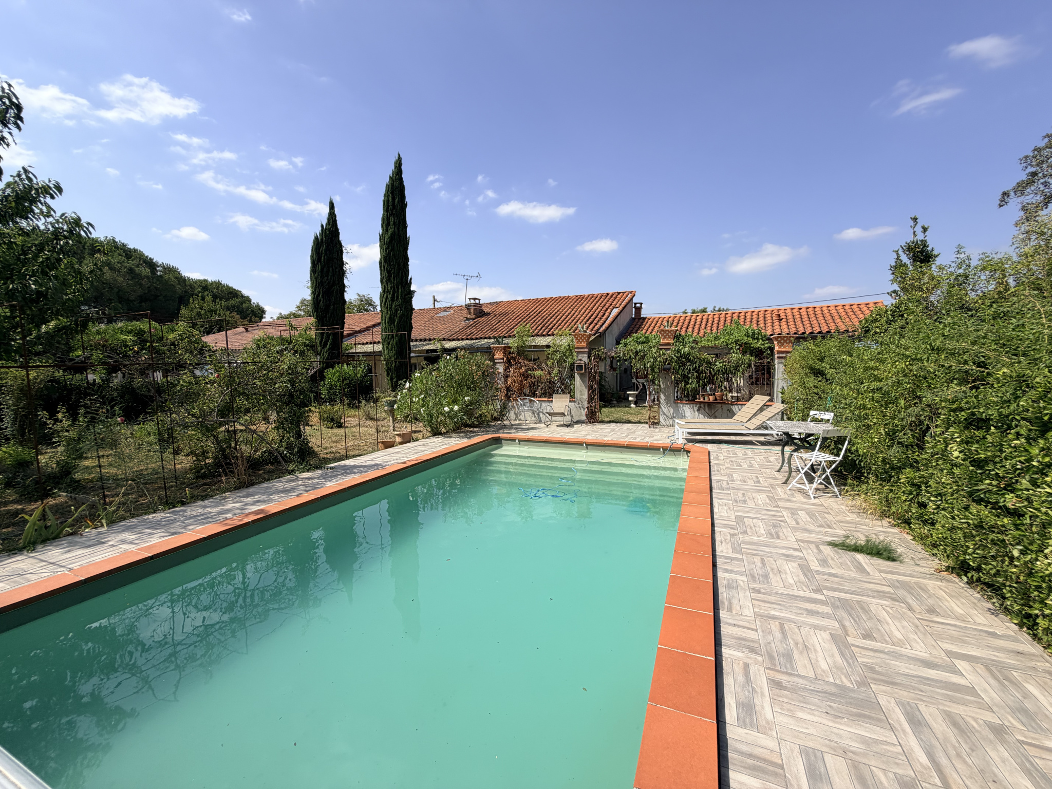 MAISON DE CHARME T5 - JARDIN - PISCINE - PLAIN PIED
