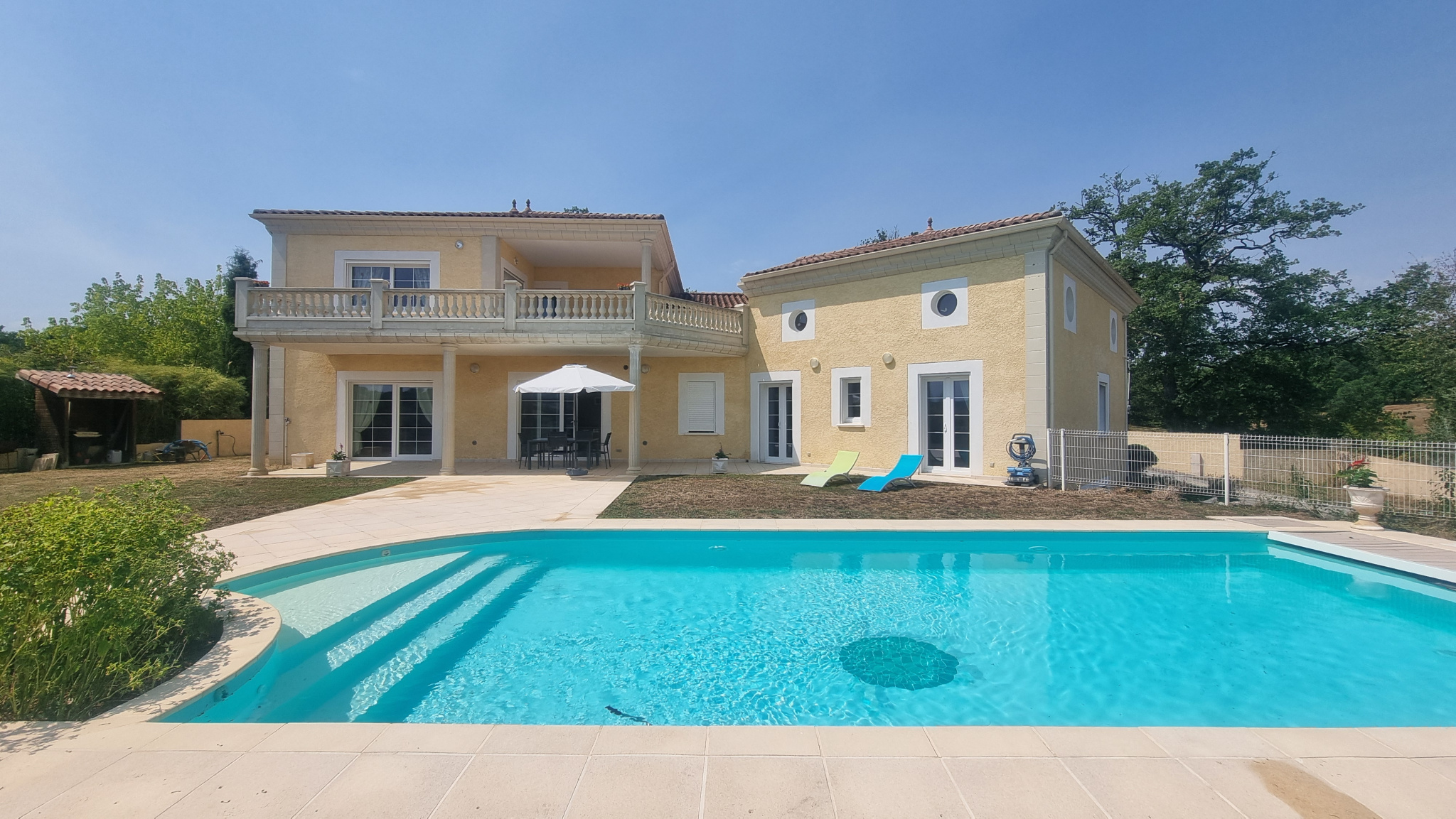VILLA D'EXCEPTION - T7 - UNE VUE A COUPER LE SOUFFLE SUR LES PYRENEES